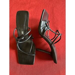 Zara Black Leather Strappy Women's Sandals, NWOB, 7.5